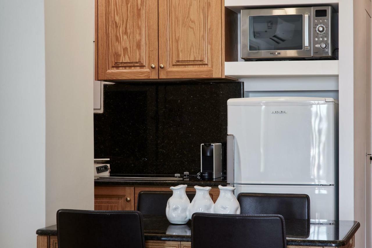 Chic One Bd Apartment With Hilton View アテネ エクステリア 写真